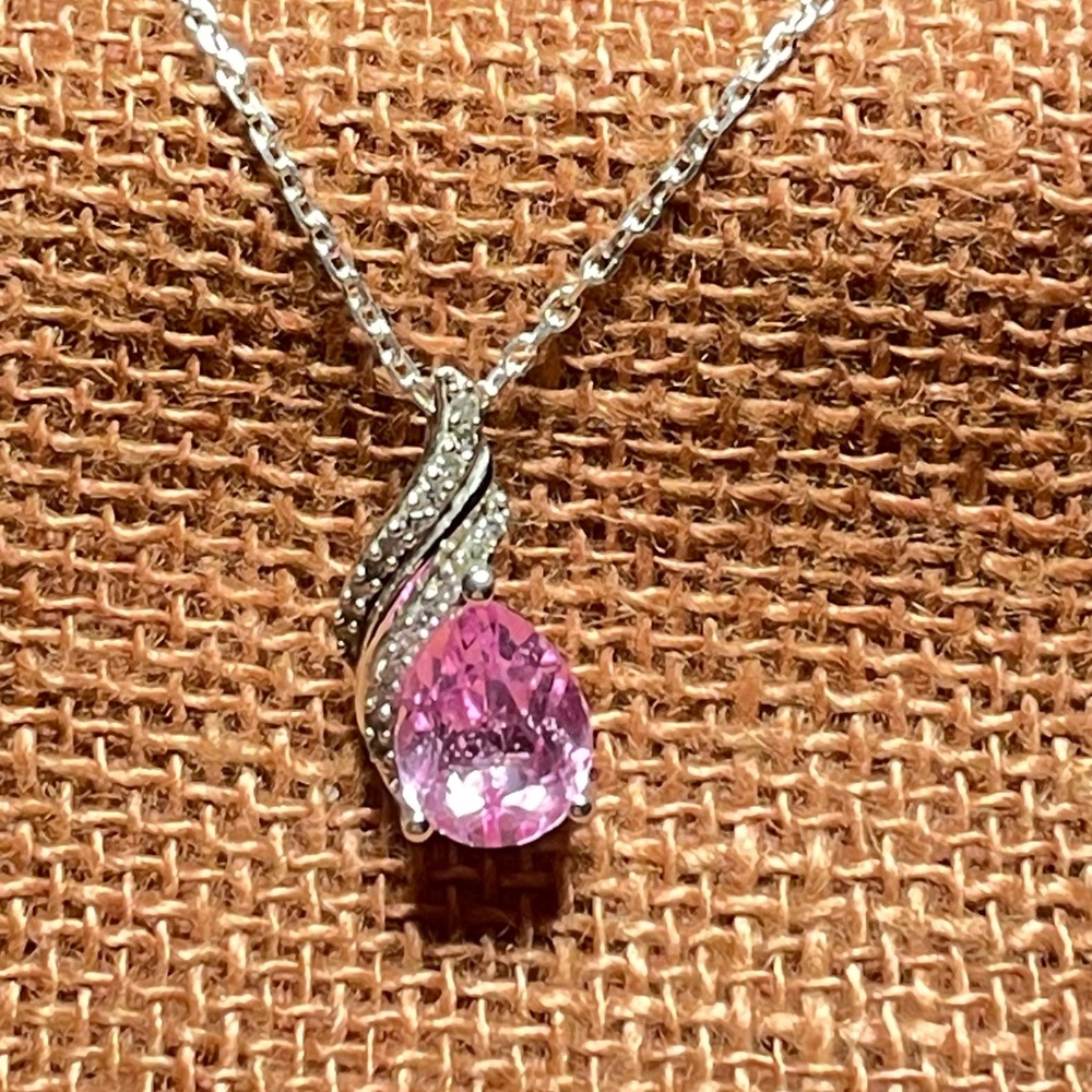 VAHAN Silver Pink Sapphire Teardrop Pendant and Rolo Chain Necklace
